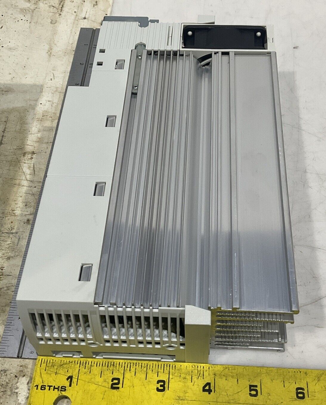 LENZE 8200 VECTOR E82EV152 INVERTER U3S