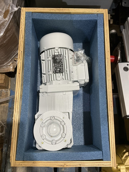 LENZE GKR05-2M HAK 090C32 BEVEL GEAR MOTOR MDEMAXX 090-32 U3S