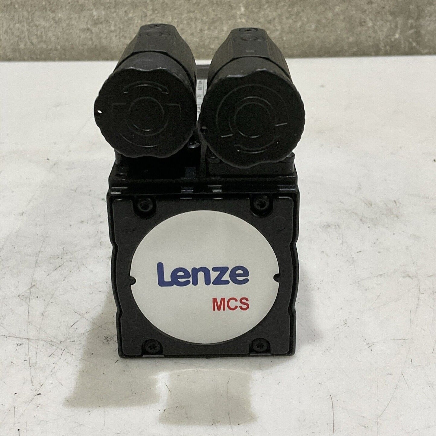 LENZE MCS 06F60LRS0P1-A11N-ST5S00N-R2SU SERVO MOTOR 125 V 3.4/16.5A 400H U3S