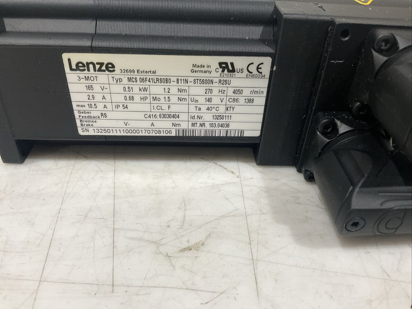 LENZE MSC 06F41LRS0B0-B11N-ST5S00N-R2SU SERVO MOTOR 165V 2.9A 10.5A U3S