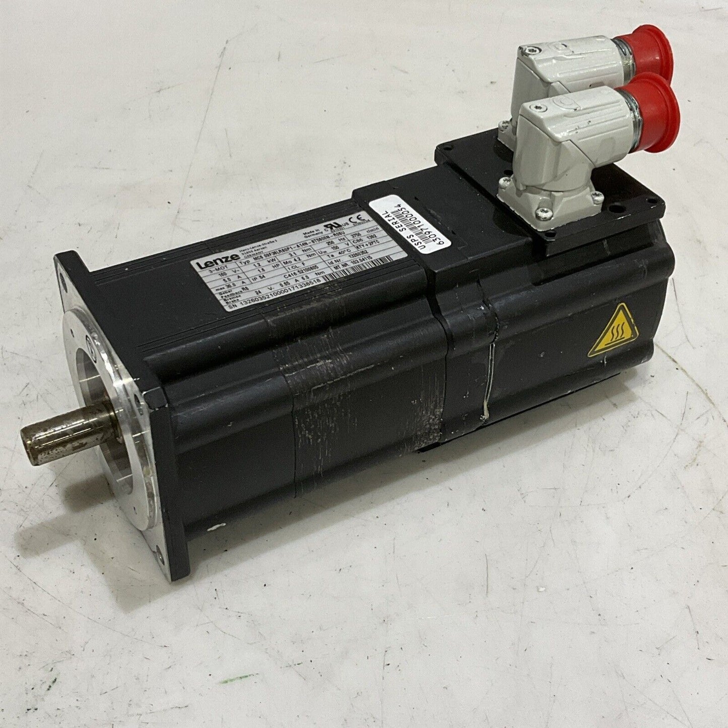 LENZE MCS 09F38LRS0P1-A14N-ST500N-R0SU SERVO MOTOR 160V 5.0A 30A 3750 RPM U3S