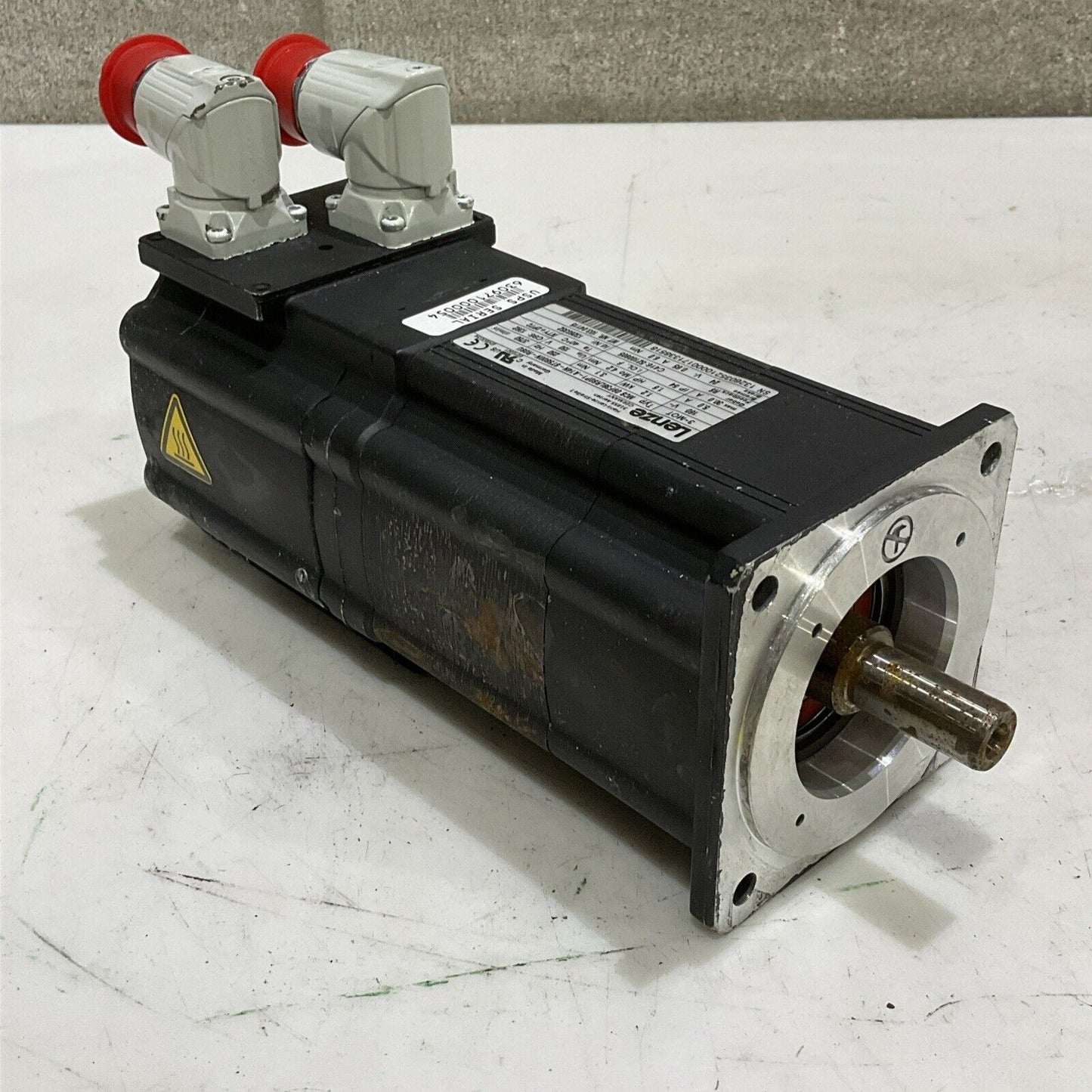 LENZE MCS 09F38LRS0P1-A14N-ST500N-R0SU SERVO MOTOR 160V 5.0A 30A 3750 RPM U3S