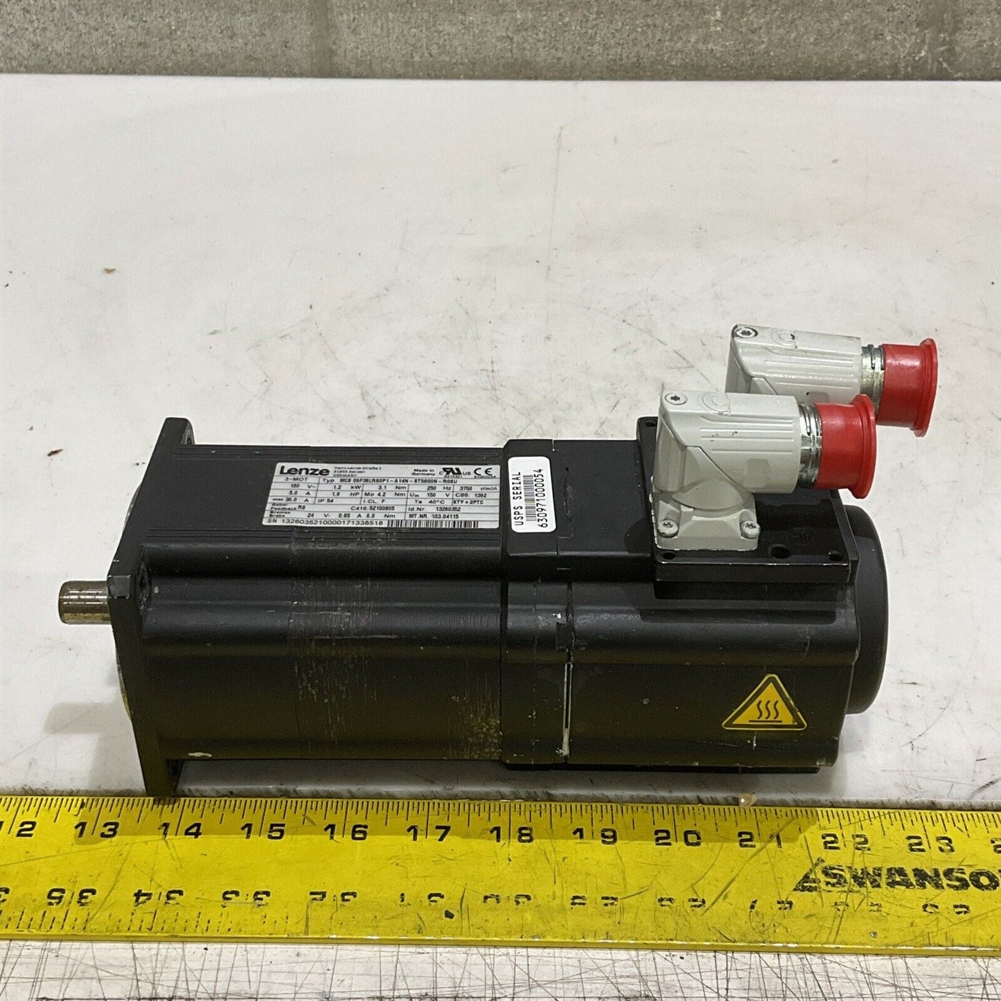 LENZE MCS 09F38LRS0P1-A14N-ST500N-R0SU SERVO MOTOR 160V 5.0A 30A 3750 RPM U3S