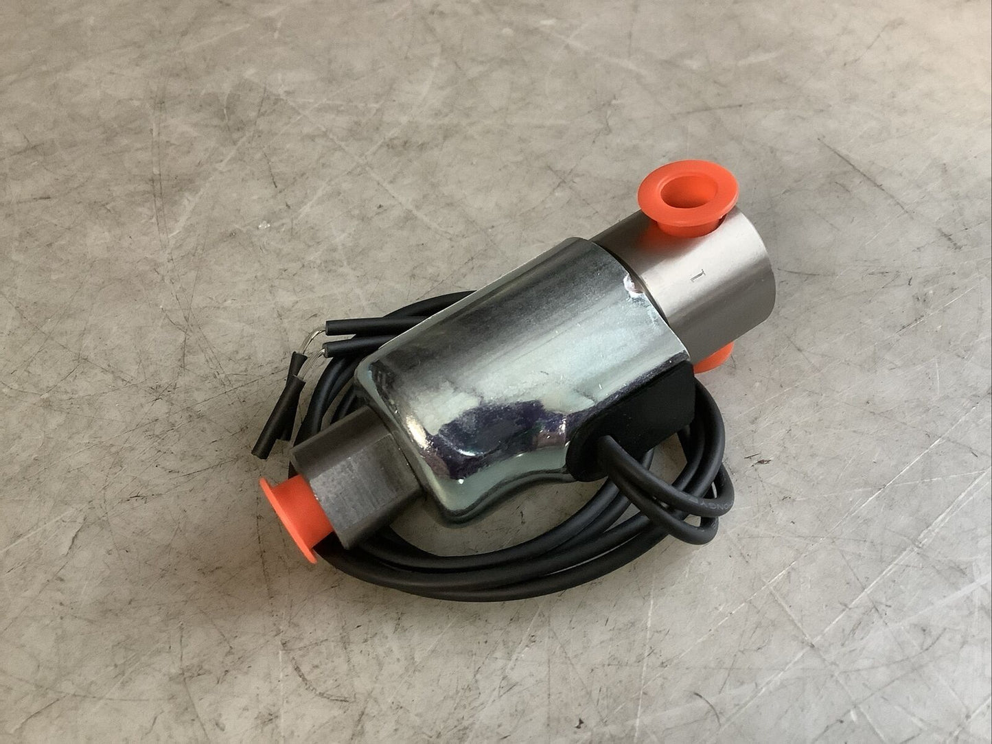 PARKER 30CC02JV4B2B SOLENOID VALVE 3-WAY 24VDC 5/64IN RM6