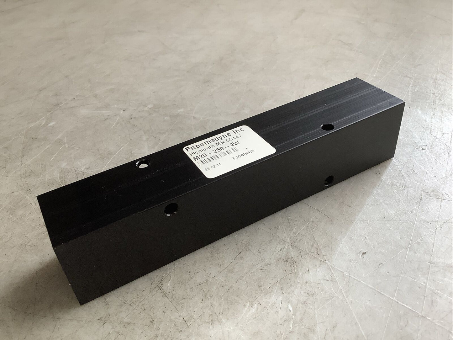 PNEUMADYNE M20-250-4W PMEUMATIC MANIFOLD U3S - LOT OF 2