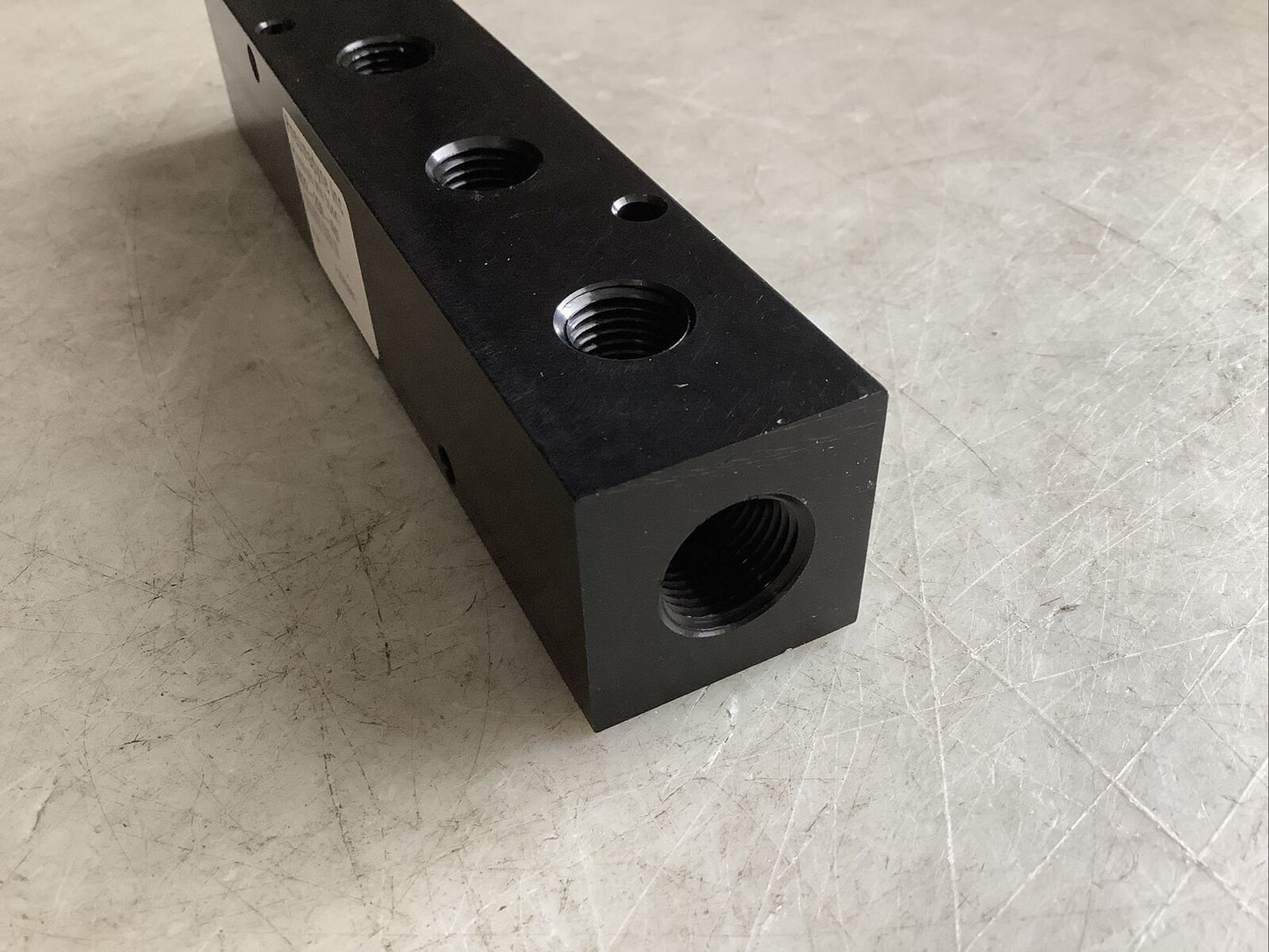 PNEUMADYNE M20-250-4W PMEUMATIC MANIFOLD U3S - LOT OF 2