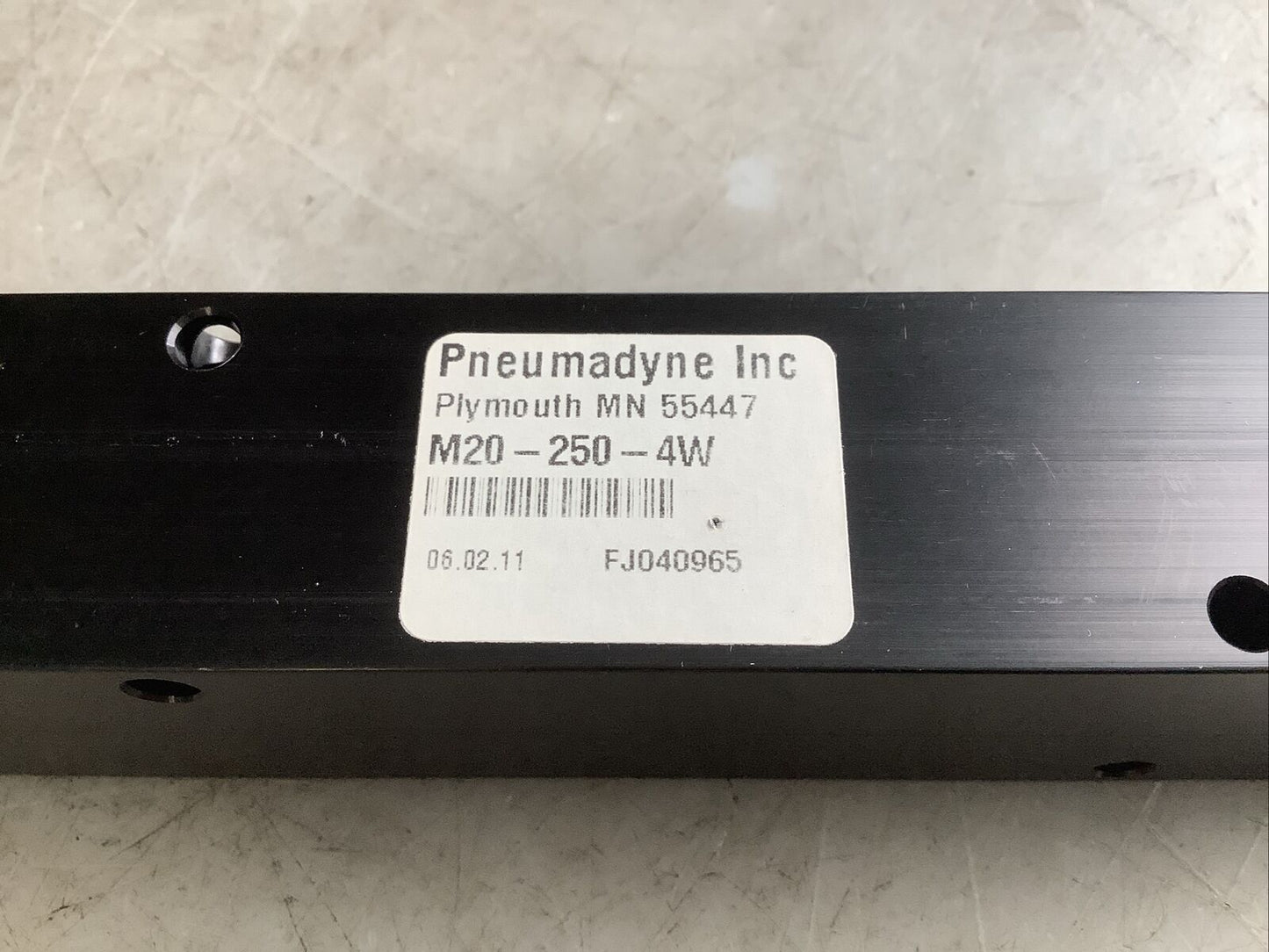 PNEUMADYNE M20-250-4W PMEUMATIC MANIFOLD U3S - LOT OF 2